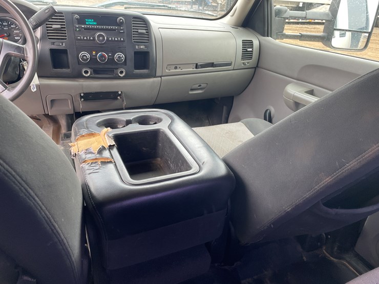 2008-gmc-3500-image-45