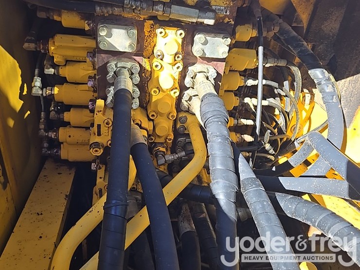2008-komatsu-pc200-lc-8-image-57