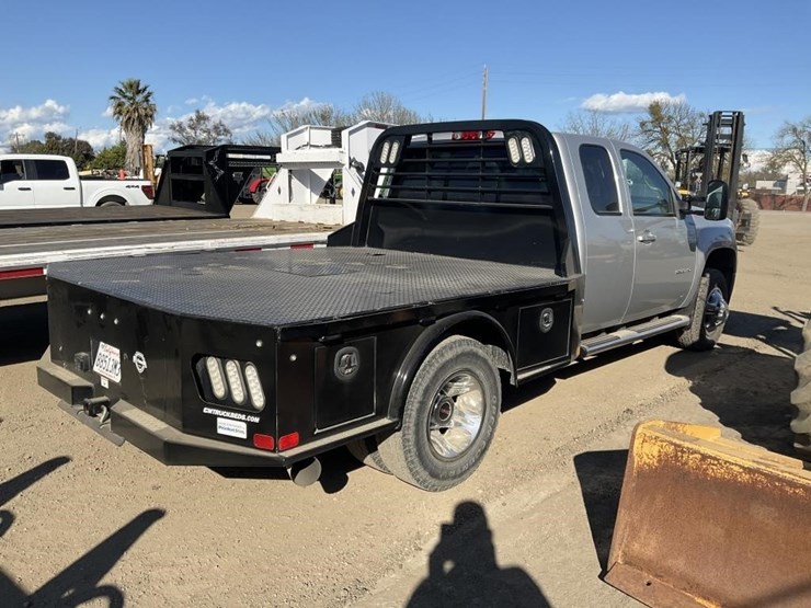 2011-gmc-3500-image-6