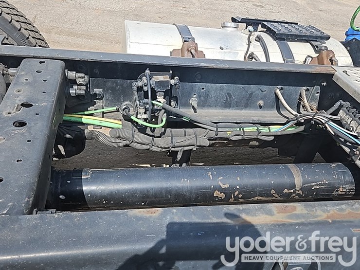 2017-international-8600-image-29