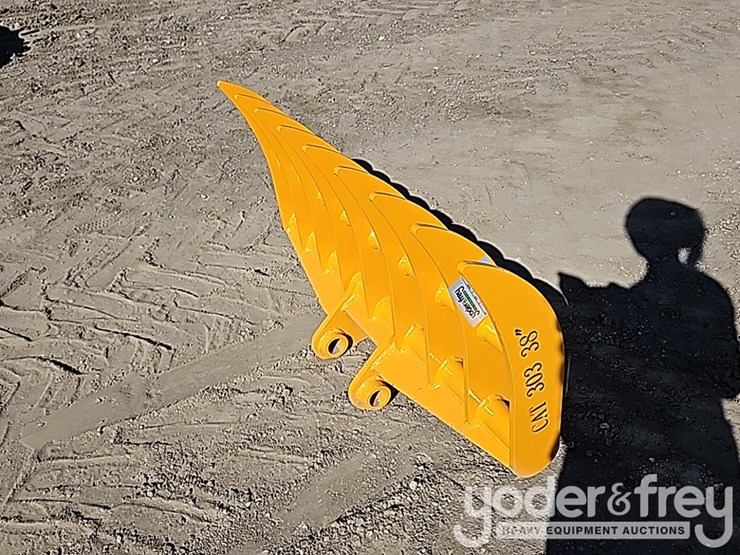 caterpillar-303-image-1