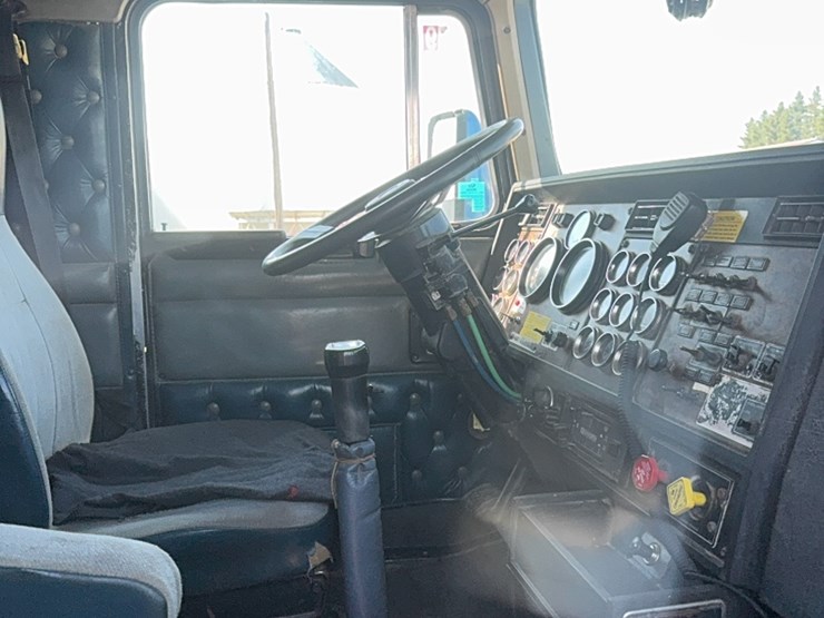 1990-kenworth-t600-image-172