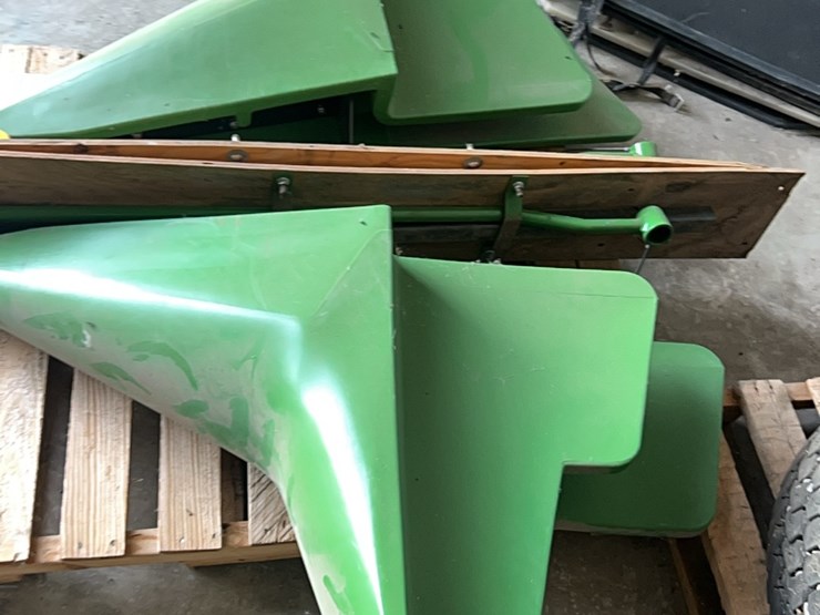 (2)-john-deere-poly-dividers-image-11