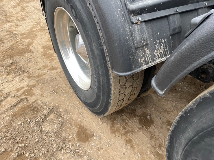 2019-kenworth-t880-image-22