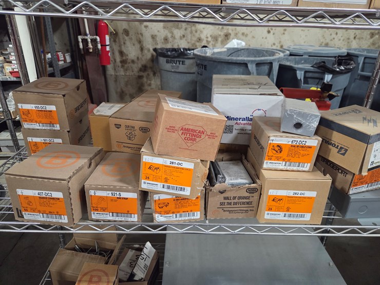 #5414-•-wire-rack-w/-misc.-fittings-and-more-image-8