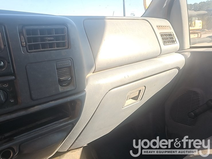 1999-ford-f550-image-27