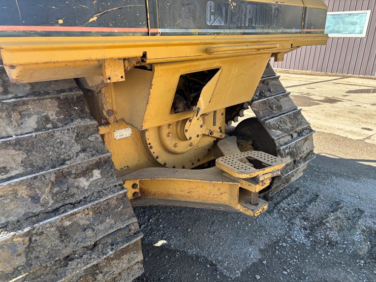 caterpillar-d6m-image-13