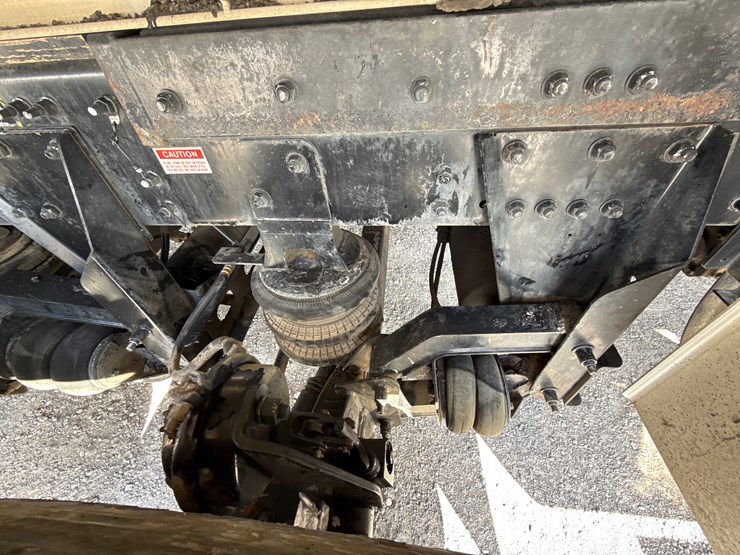 2017-mack-granite-gu713-image-19