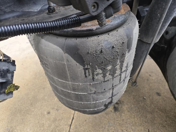 2019-kenworth-t680-image-37