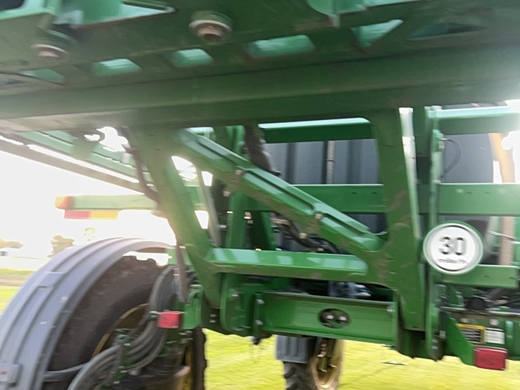 2014-john-deere-r4030-image-197