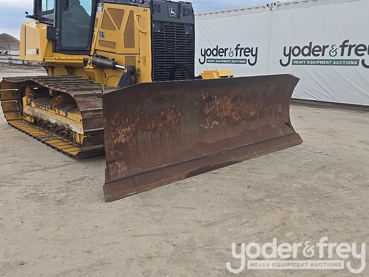 2018-deere-700k-image-11