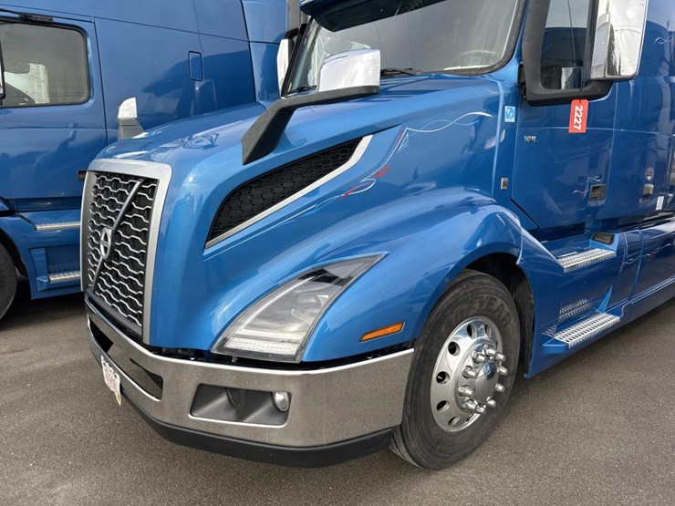 2022-volvo-10-image-9