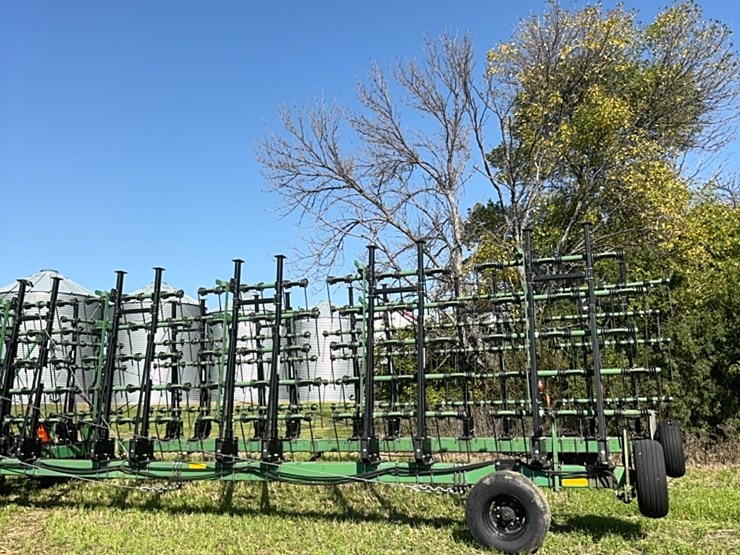 70’-summers-heavy-harrow,-hydraulic-down-pressure,-auto-fold-image-34