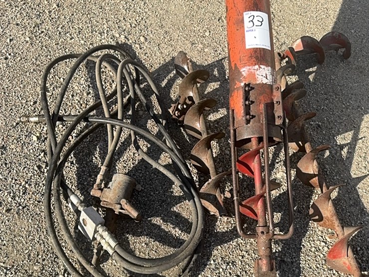 sakundiak-7–33-grain-auger-with-gas-engine-with-electric-start,-equipped-with-wheat-heart-drag-auger-image-6