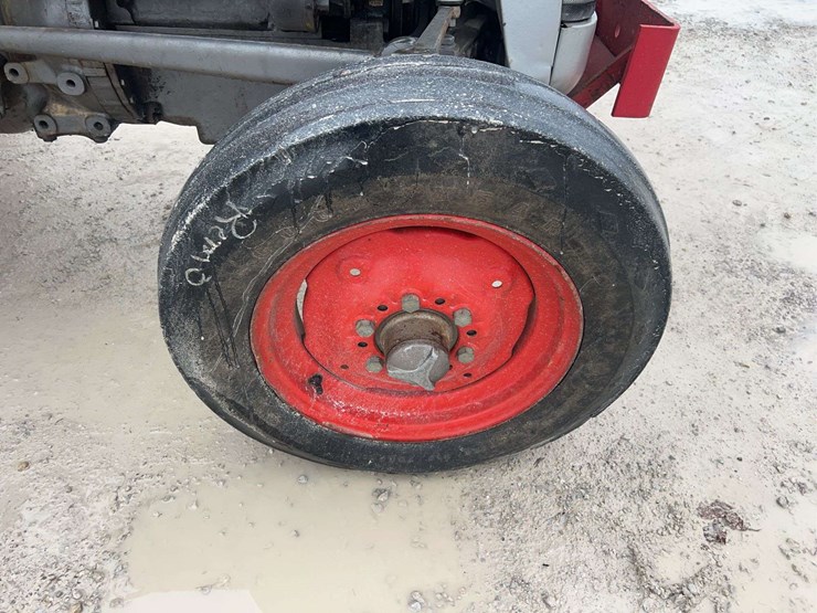 massey-ferguson-135-image-18