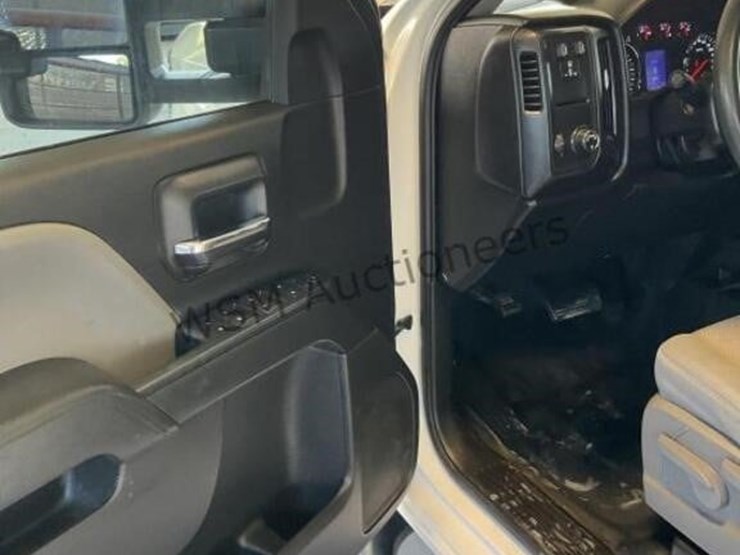 2016-chevrolet-silverado-2500-image-23