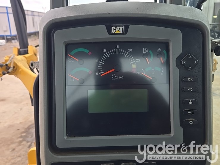 2015-caterpillar-12m3-image-96