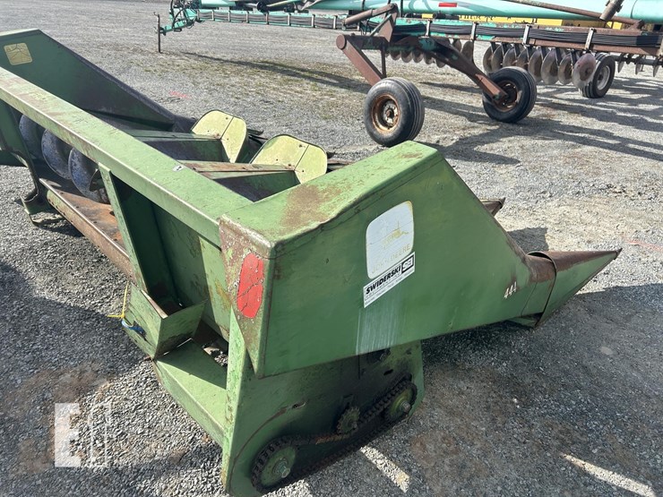 john-deere-444-image-5