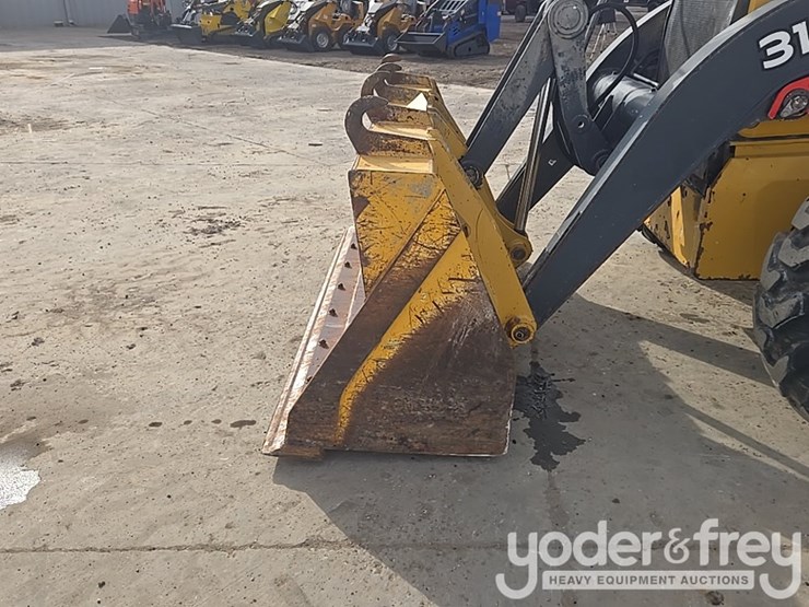 2018-deere-310sl-image-9