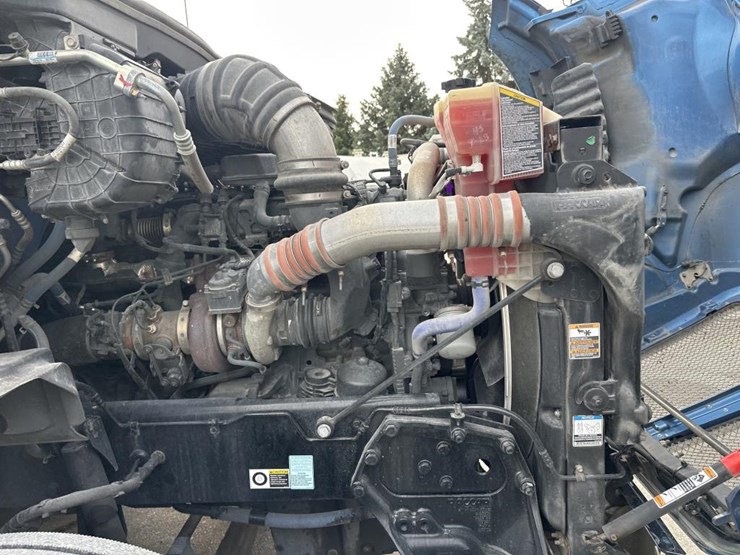 2022-kenworth-t680-image-27