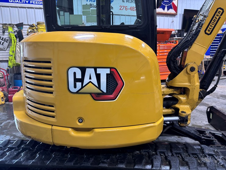 caterpillar-305-image-15