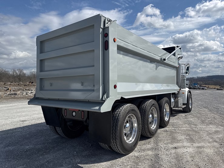 2008-peterbilt-367-image-3