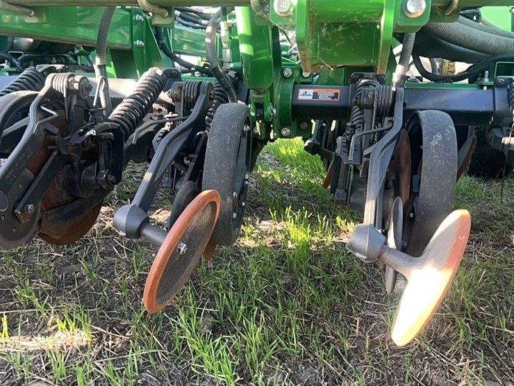 2018-john-deere-1910-image-156