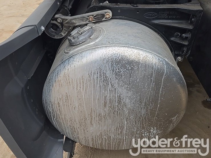 2019-peterbilt-579-image-63