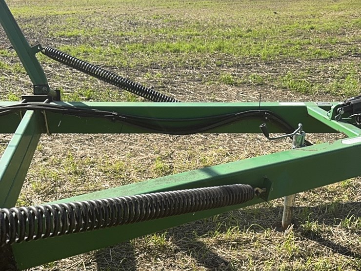 70’-summers-heavy-harrow,-hydraulic-down-pressure,-auto-fold-image-12