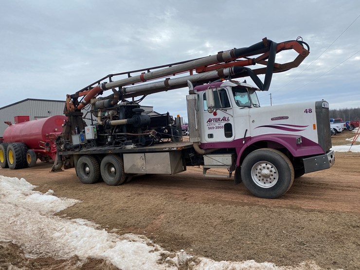 #400-•-1988-freightliner-boom-pump-truck-(has-wi-title)-(arpin,-wi)-image-4