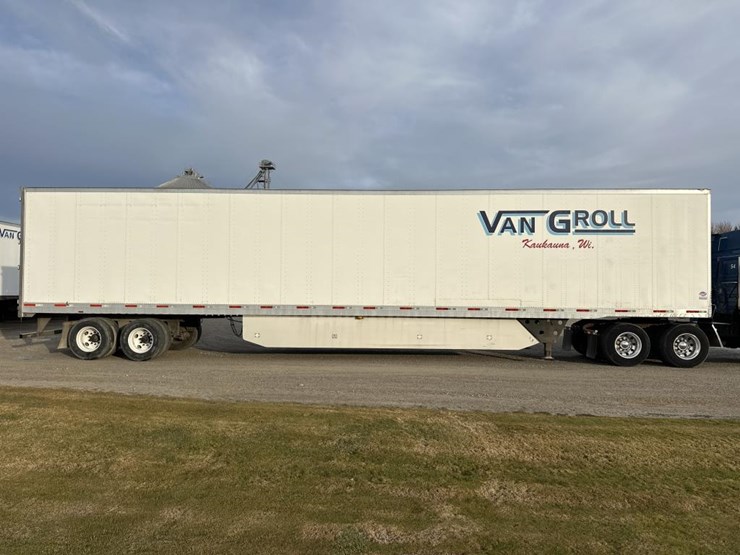 2016-utility-53'-image-6