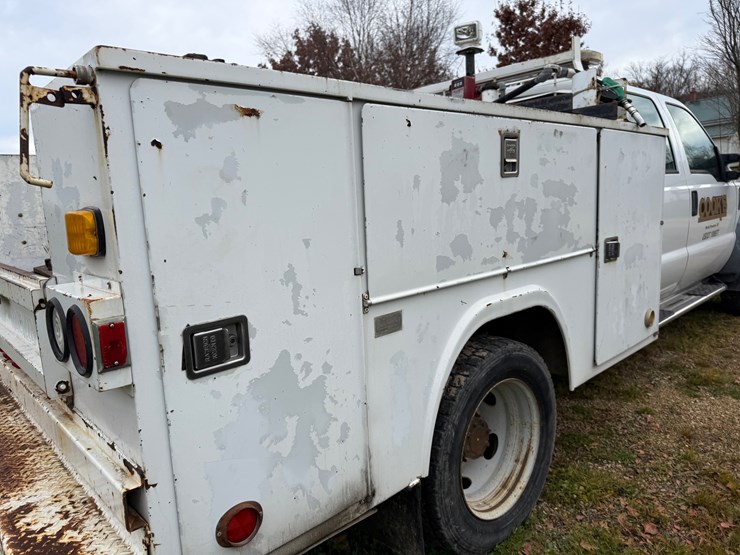 2009-ford-f550-image-39