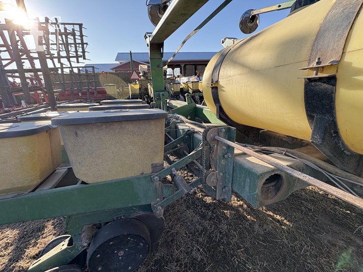 john-deere-7000-image-16