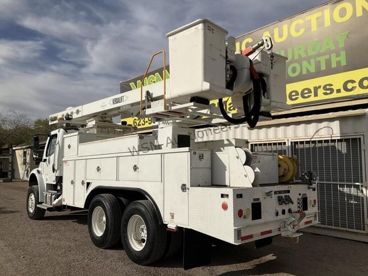 2012-freightliner-m2-106-image-7