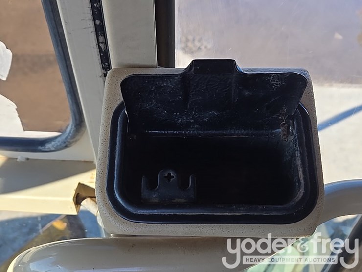 2005-caterpillar-140h-vhp-plus-image-103