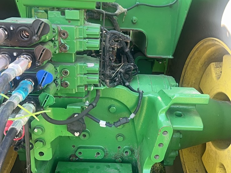 2016-john-deere-9520r-image-31