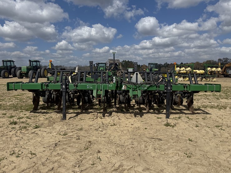 john-deere-1700-image-2