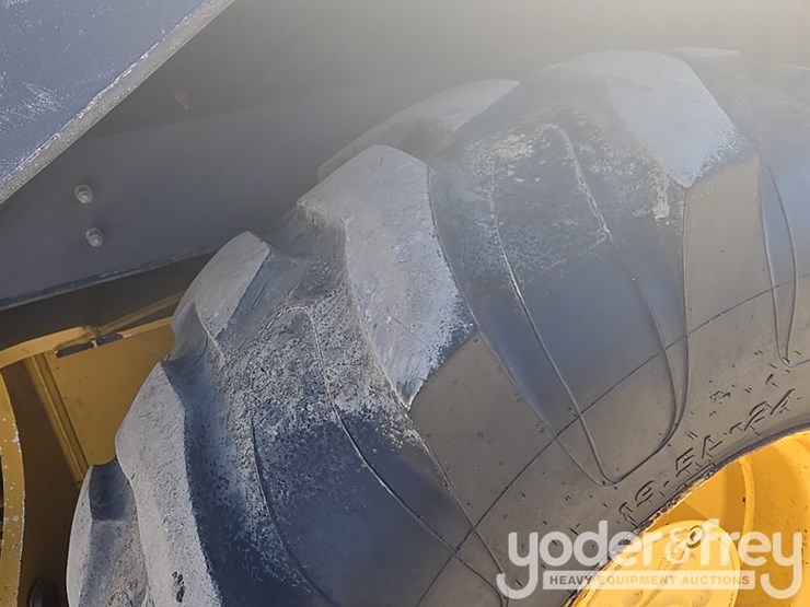 2010-deere-310sj-image-22