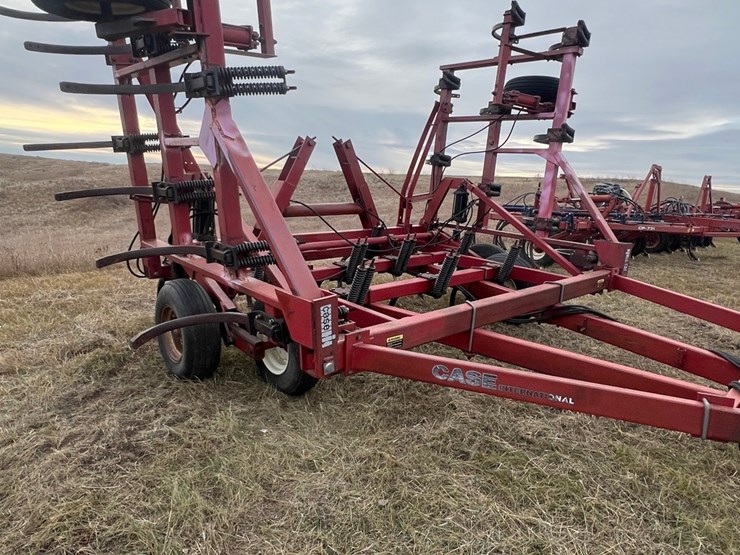 case-ih-5600-image-1