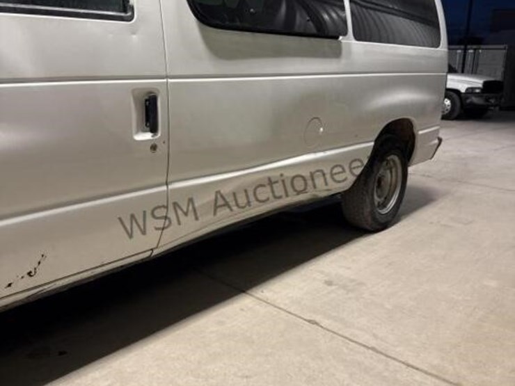 2006-ford-cargo-image-5