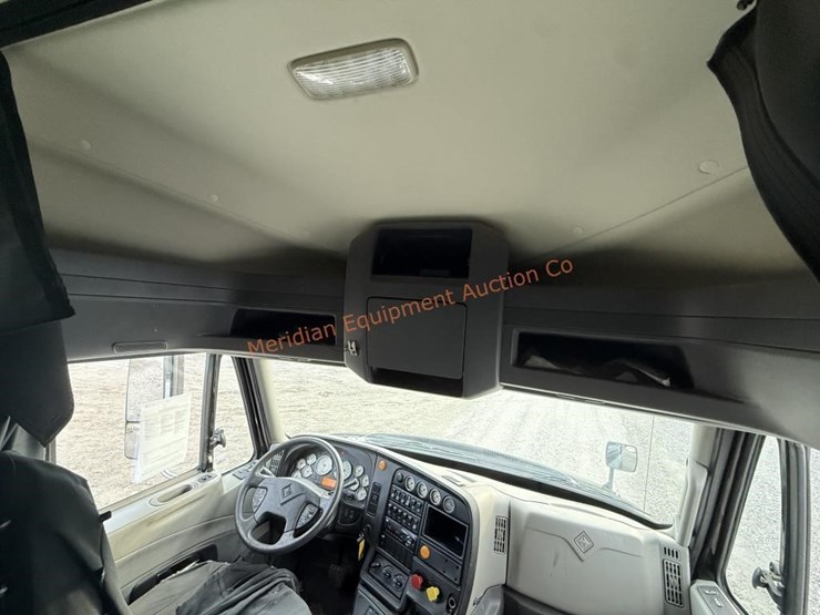 2017-international-prostar-image-39