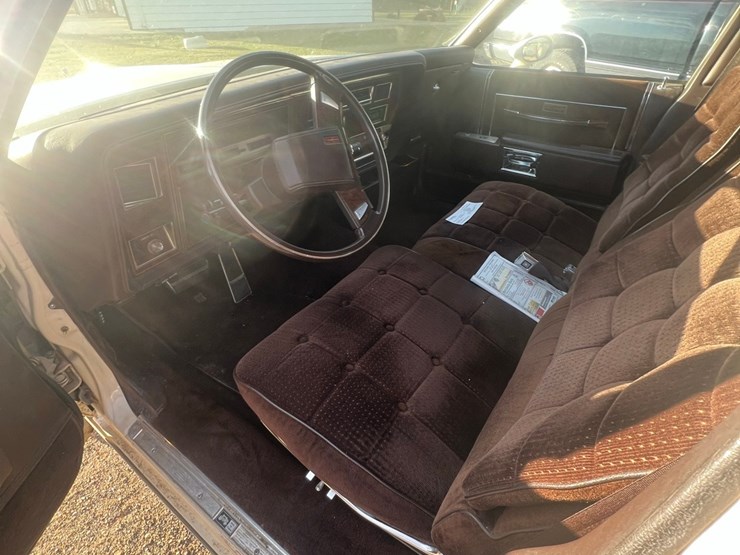 lot-13.-oldsmobile-delta-88-royale-car,-4-dr.,-196,050-mi,-307-v8,--4-speed-automatic-image-20