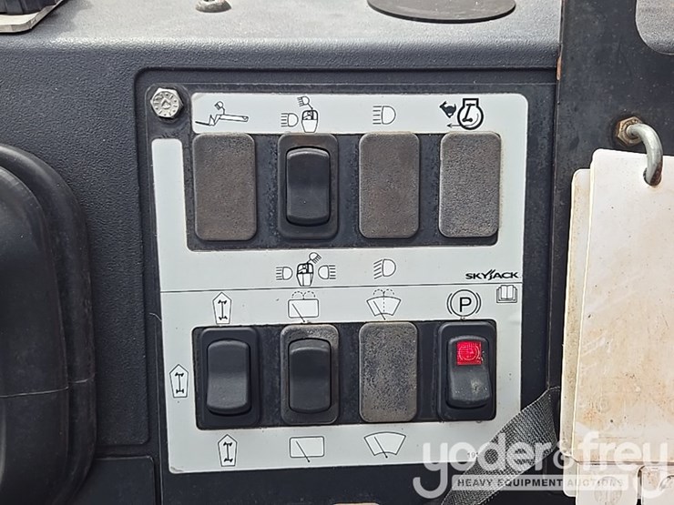 2017-skyjack-sj843th-image-75