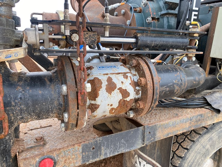 #400-•-1988-freightliner-boom-pump-truck-(has-wi-title)-(arpin,-wi)-image-27