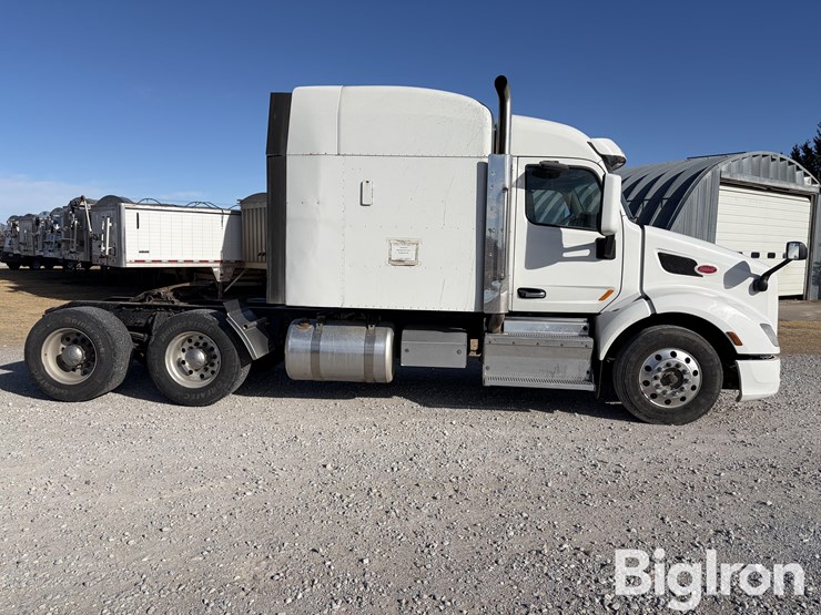 2016-peterbilt-579-image-4