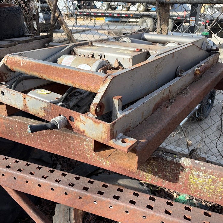 #47 • Hydraulic lifting table, forklift attachment