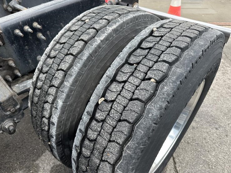 2018-volvo-10-image-60