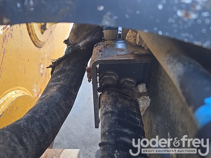 2018-deere-700k-image-43