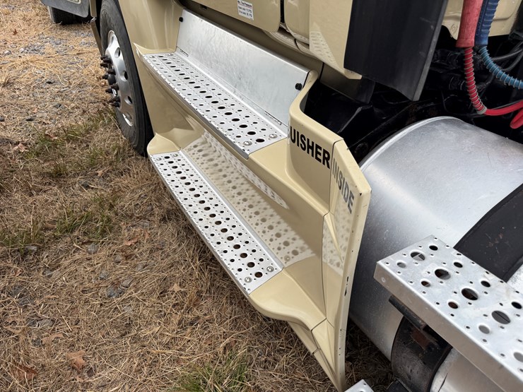 #40952-•-2016-freightliner-t/a-daycab-truck-tractor-3akjged50gshn2261-image-29