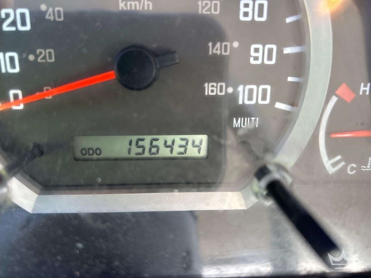 2016-isuzu-npr-image-7